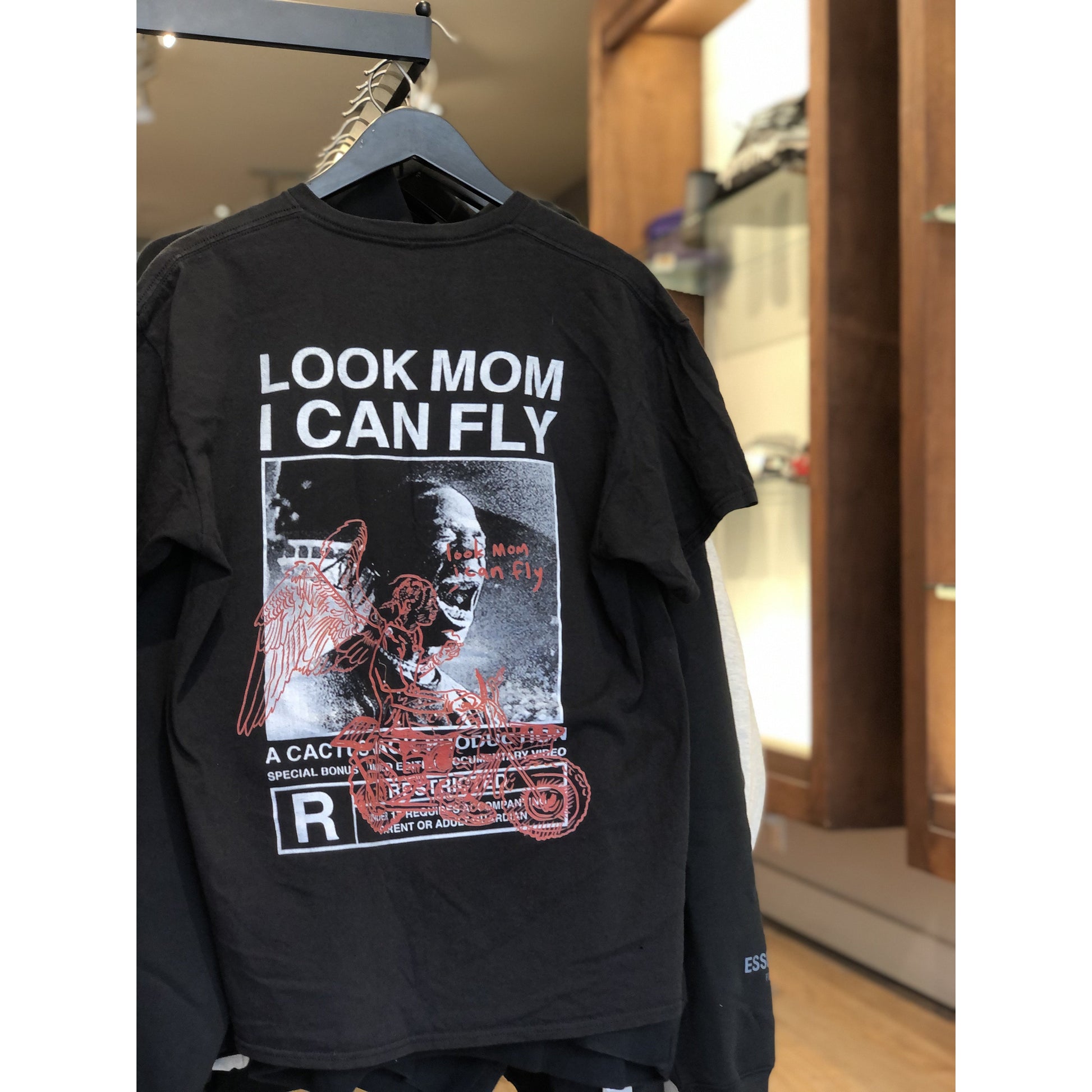 Custom Look Mom I Can Fly Black Tee - Centrall Online